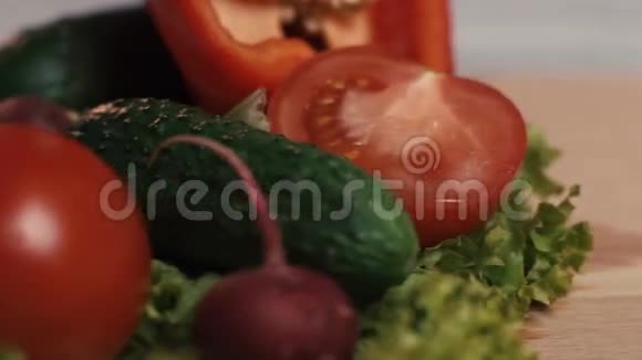 蔬菜和意大利面视频的预览图