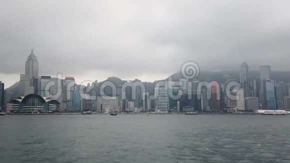 香港维多利亚港的现代建筑景观视频的预览图