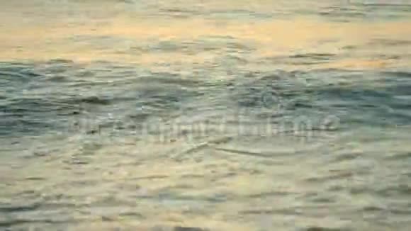 水面小风平浪静的大海近在咫尺视频的预览图