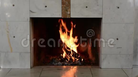 大理石壁炉架视频的预览图