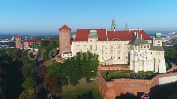 萨内克瓦维尔城堡和凯瑟德拉尔波兰克拉科夫视频的预览图