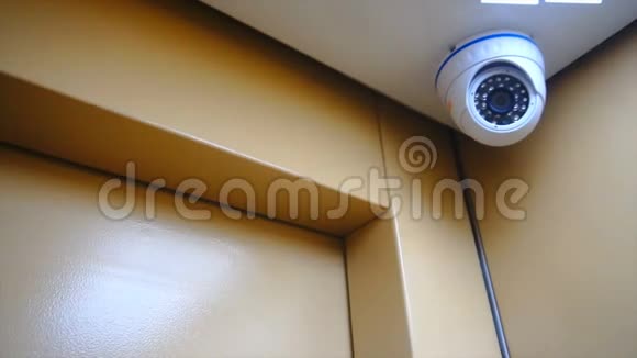 电梯内安装监控摄像头视频的预览图