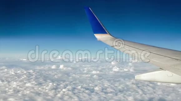 飞越移动云的飞机视频的预览图