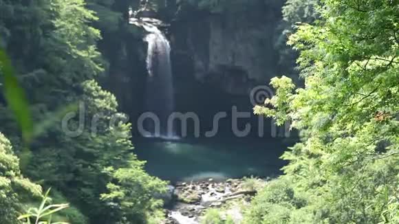 日本铃木瀑布视频的预览图