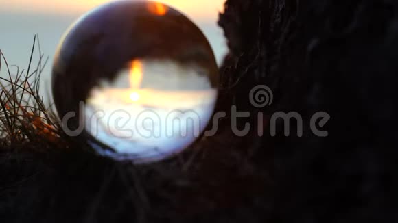 拉托维亚夕阳下的伦斯鲍视频的预览图
