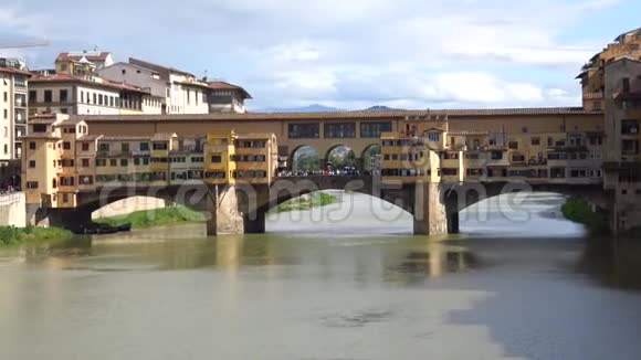 金桥阳光明媚的九月意大利佛罗伦萨视频的预览图