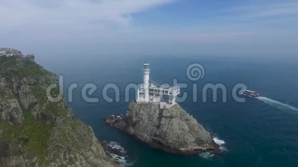 韩国釜山Oryukdo灯塔鸟瞰图视频的预览图