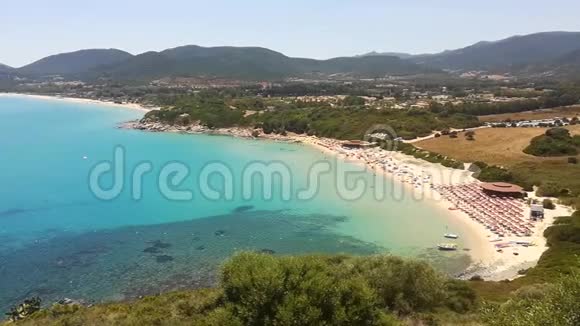 撒丁岛意大利卡拉蒙特特诺海滩鸟瞰图视频的预览图
