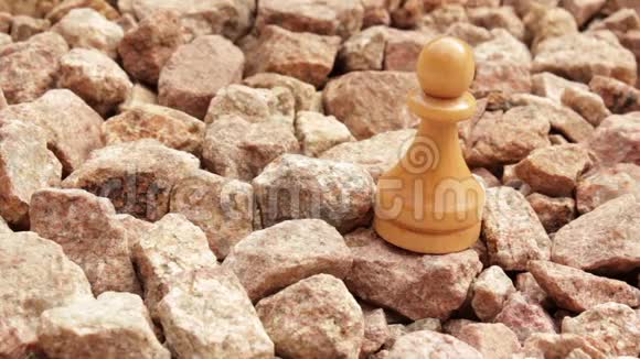 国际象棋是石头上的棋子视频的预览图