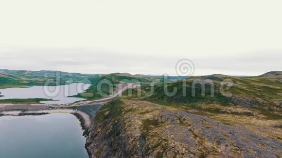 诺森秋自然的空中景观靠近干达拉沙镇的俄罗斯科拉半岛视频的预览图