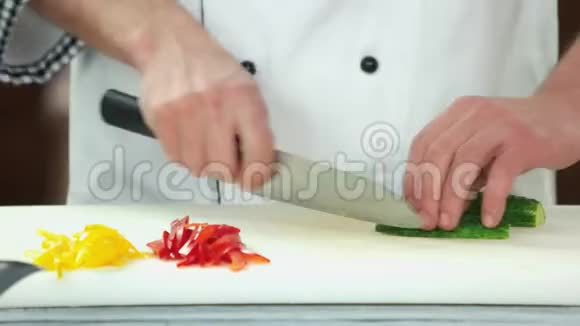 手切鲜黄瓜视频的预览图