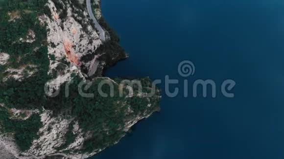 黑山蓝山湖的鸟瞰图视频的预览图