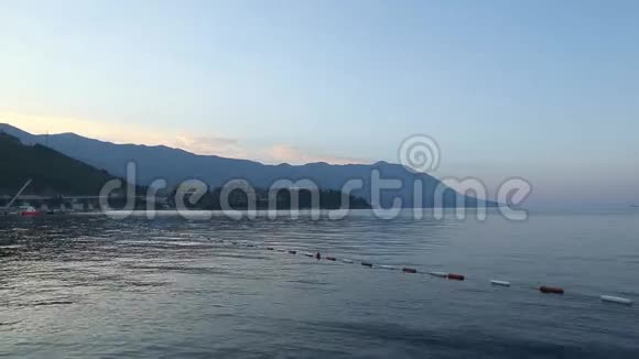 黑山Budva2017年6月27日14全景海岸Budva从黑山布德瓦市海滩观看早上在岸边视频的预览图