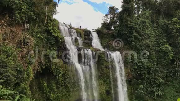 博拉文高原瀑布靠近老挝帕克塞视频的预览图