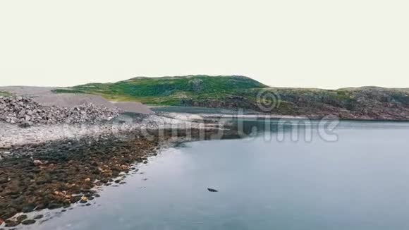 诺森秋自然的空中景观靠近干达拉沙镇的俄罗斯科拉半岛视频的预览图