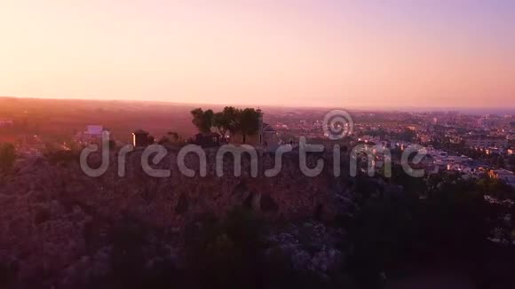 塞浦路斯半岛伊利亚教堂空中4k视频的预览图