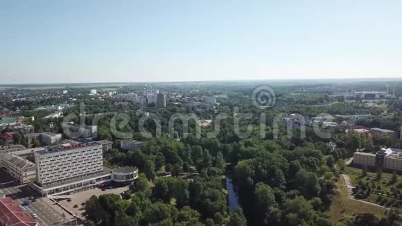 早晨维捷布斯克市全景从市政厅看视频的预览图