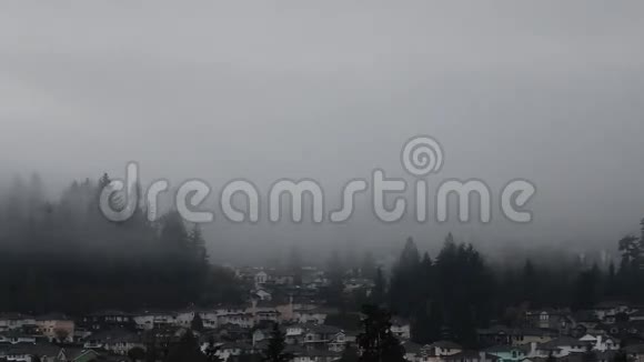 浓雾飞低盖山视频的预览图