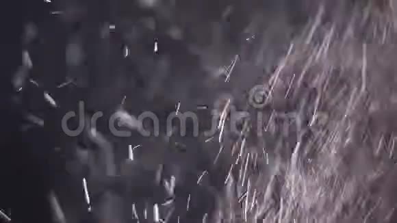 神秘的白色飞尘或特殊的雪覆盖背景视频的预览图