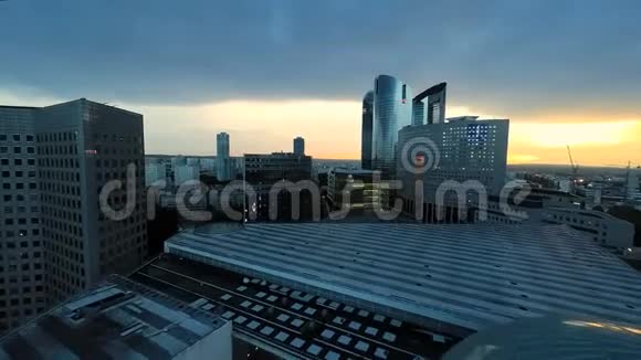 城市天际摩天大楼视频的预览图