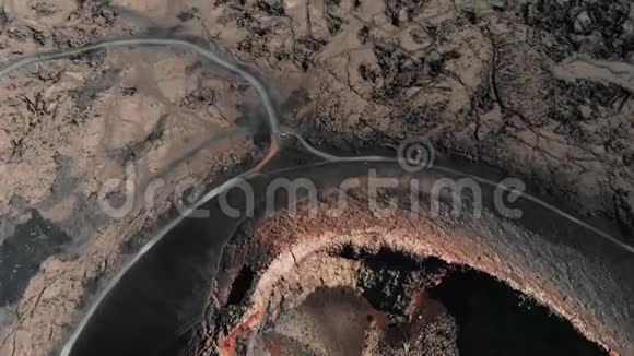 兰萨罗特岛火山口的鸟瞰图加那利群岛视频的预览图