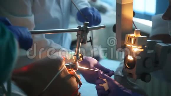耳鼻喉科临床操作支气管镜手术视频的预览图