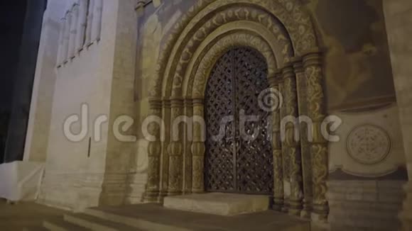 大门莫斯科克里姆林宫休眠大教堂的前门视频的预览图