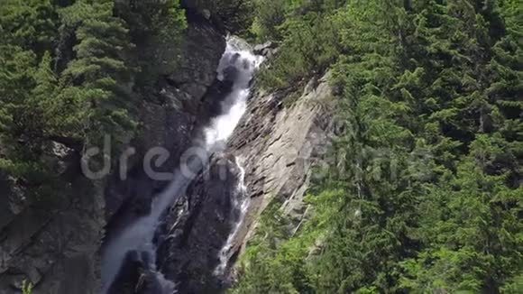 波兰塔特拉斯山瀑布视频的预览图