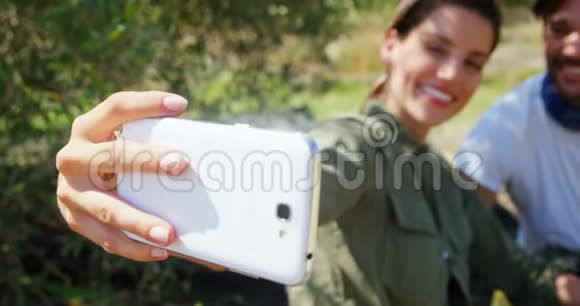 橄榄农场4k手机自拍的快乐情侣视频的预览图