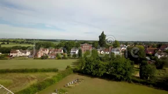 钉扎的村庄和风车埃塞克斯英国视频的预览图