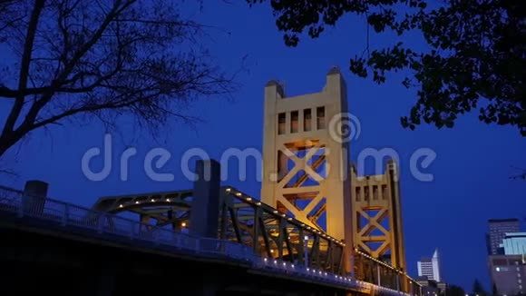 萨克拉门托的塔桥视频的预览图