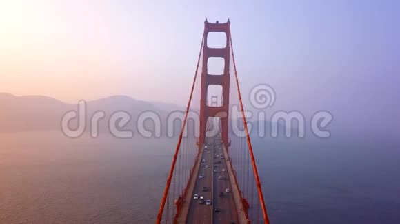 超高垂空中金门大桥景观从上面视频的预览图