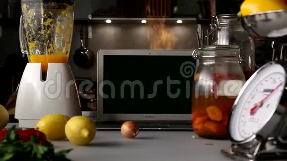 烹饪电商电脑macbook视频的预览图