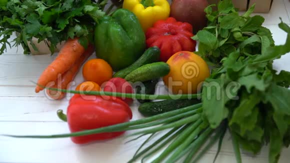 提供健康新鲜蔬菜和草药视频的预览图