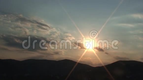 山中日落视频的预览图