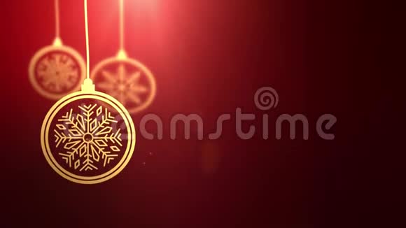 金色动人的圣诞球落下新年节日季节性庆典占位符红色背景视频的预览图