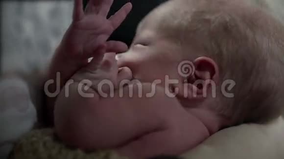 大宝宝头部细节拍摄视频的预览图