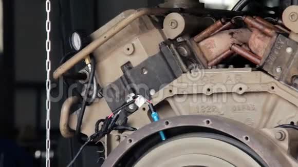 启动引擎测试柴油机的启动柴油机的试运行飞轮转动飞轮开始转动视频的预览图