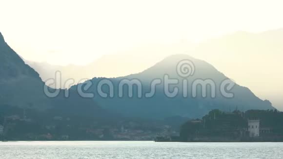 马格吉奥尔湖和山日出视频的预览图