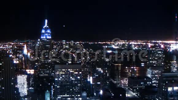 纽约天际线城市夜间照明视频的预览图