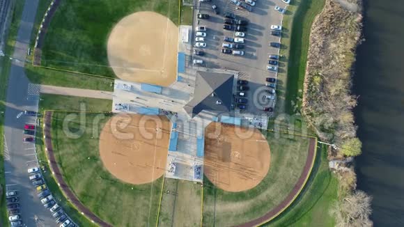娱乐场棒球的空中视野视频的预览图