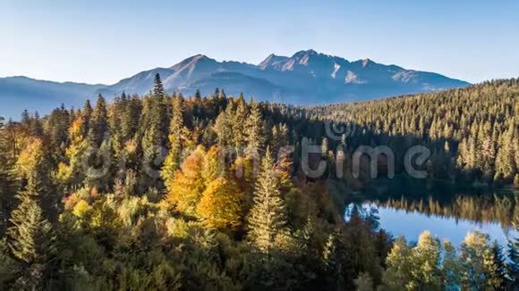 克雷斯塔湖山脉上午瑞士航空4k视频的预览图