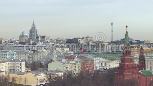 莫斯科俄罗斯克里姆林宫的俄罗斯大厦斯大林塔摩天大楼视频的预览图