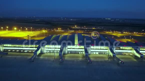 全新的机场航站楼视频的预览图
