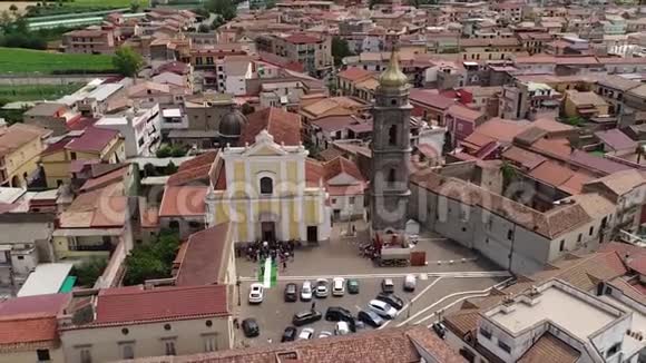 有着意大利小镇美丽景色的空中楼阁视频的预览图