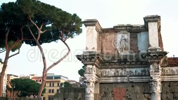 罗马论坛中心代表了意大利罗马的寺庙巴塞尔和充满活力的公共空间视频的预览图