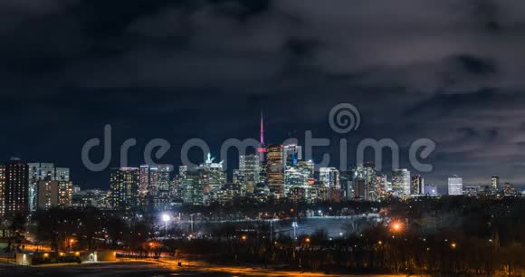 多伦多城市之夜城市天际线视频的预览图