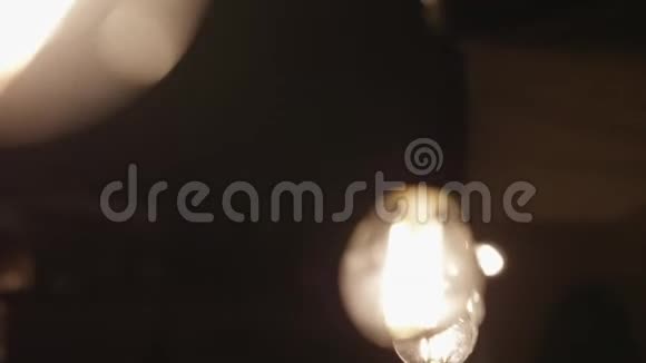 户外灯泡视频的预览图