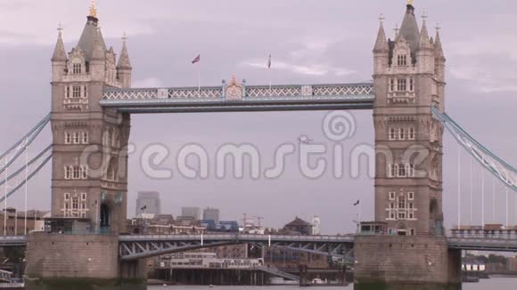 伦敦城在第二天视频的预览图