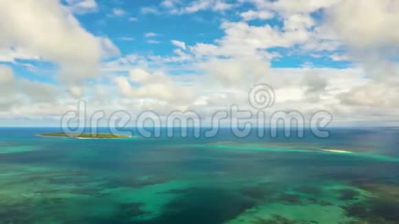 菲律宾的蓝海和云过度下垂视频的预览图